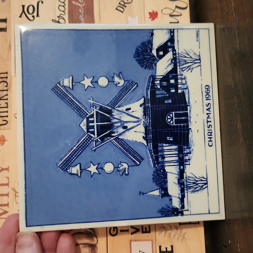Royal Delft 1969 Christmas tile